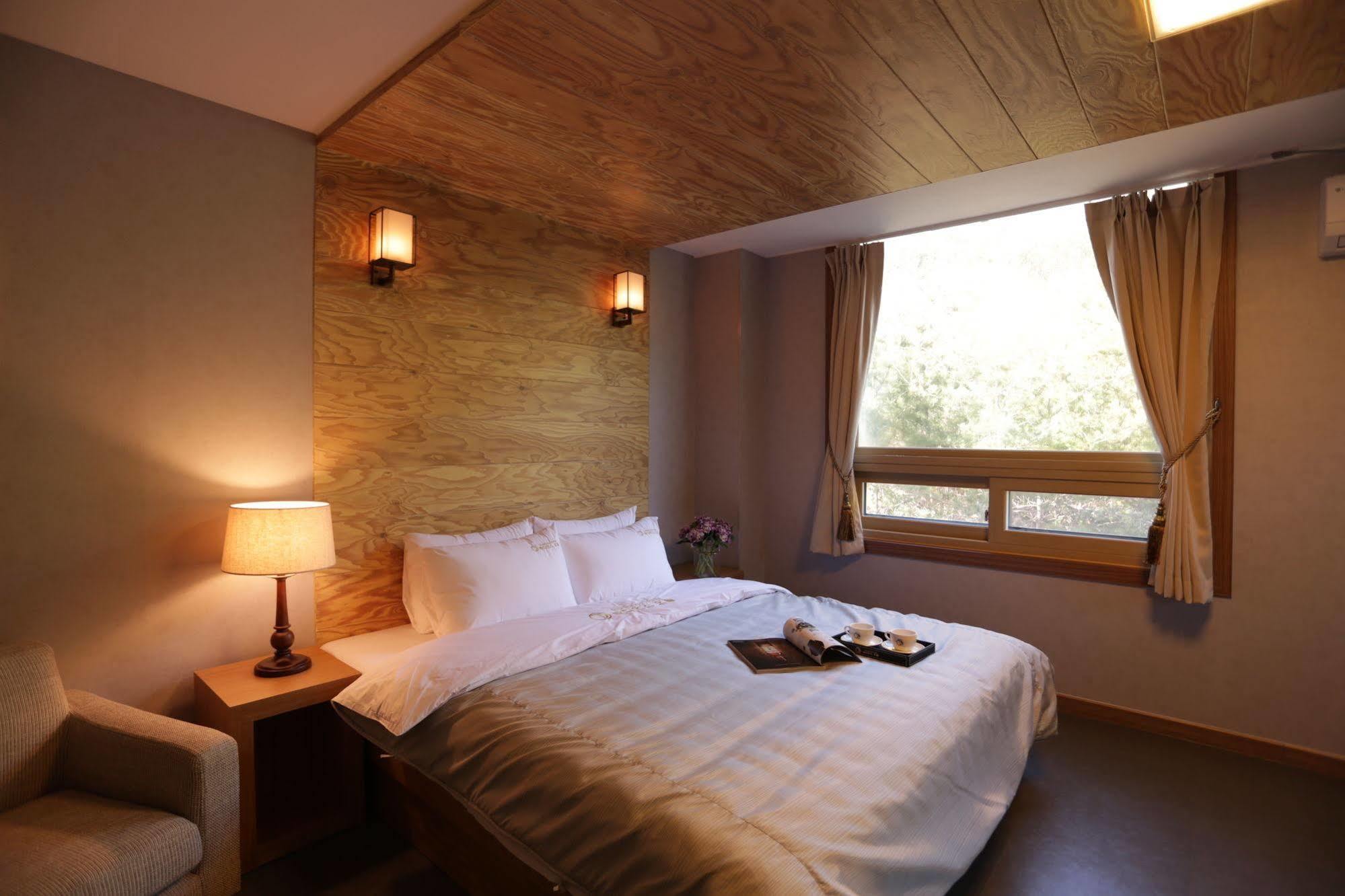 Radiance Tourist Hotel Кодже Екстер'єр фото